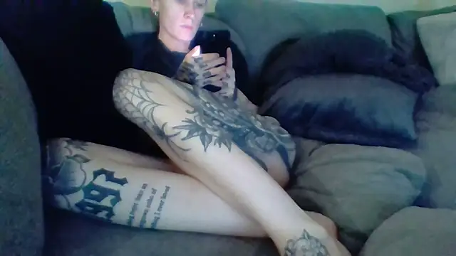 Snapshot of liltiddygoffwaifu chatting on 11/29/25, 10:51 liltiddygoffwaifu online show from 11/29/25, 10:51