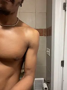 TRILLAHUNG online show from 10/05/25, 02:37