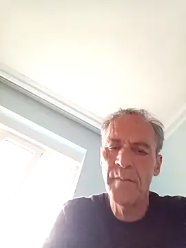 Meliwem12 online show from 04/17/26, 01:03