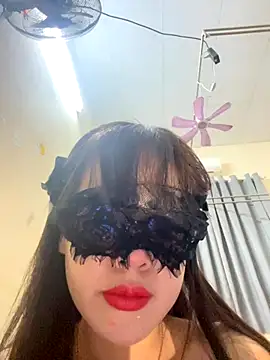 Snapshot of LimeLy chatting on 11/22/25, 04:11 LimeLy online show from 11/22/25, 04:11