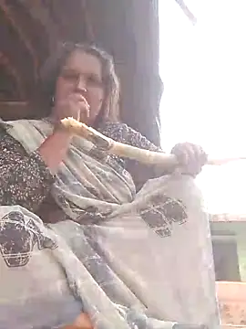 Ishwariya Hatwal online show from 10/20/25, 11:54