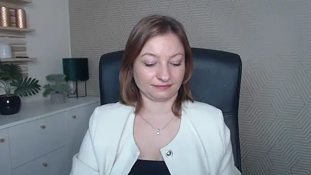 angelaSamt online show from 11/14/25, 06:34