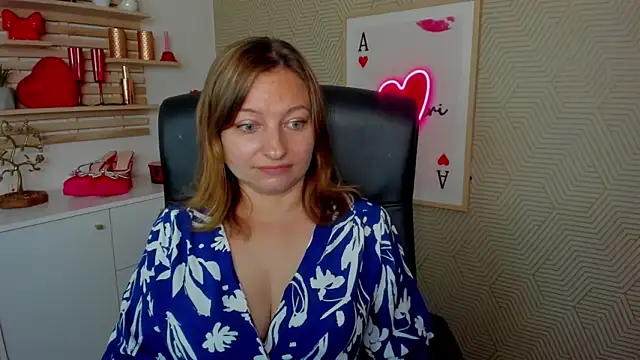 Snapshot of angelaSamt chatting on 06/22/26, 05:48 angelaSamt online show from 06/22/26, 05:48