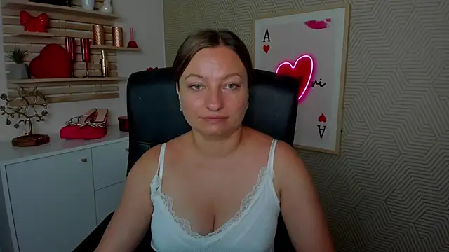 Snapshot of angelaSamt chatting on 06/26/26, 05:34 angelaSamt online show from 06/26/26, 05:34