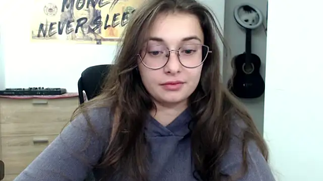 Snapshot of HotAnna2004 chatting on 09/27/25, 08:36 HotAnna2004 online show from 09/27/25, 08:36