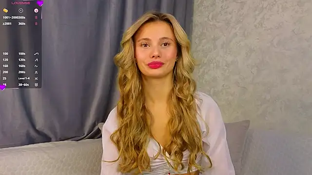 NaughtySeraphine online show from 11/17/25, 06:08