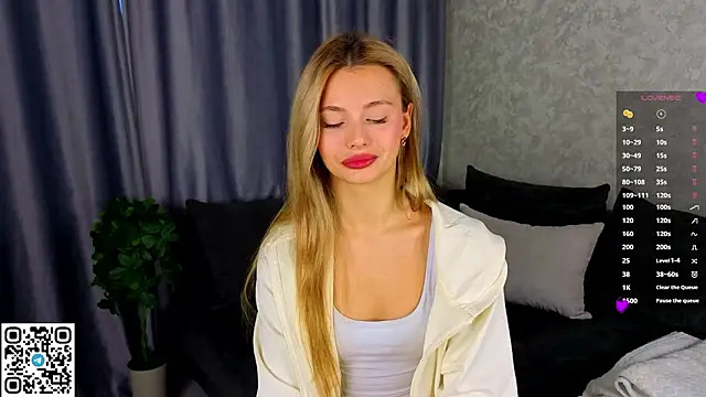 NaughtySeraphine online show from 02/04/26, 05:02