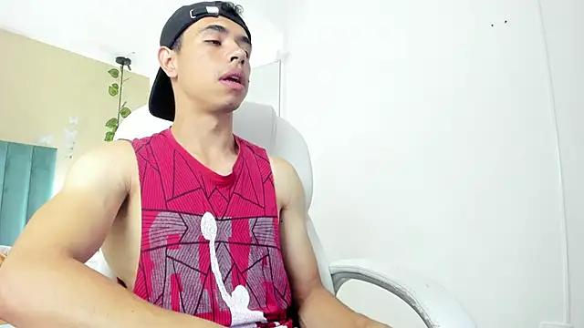 Muscle Scott online show from 09/26/25, 12:09