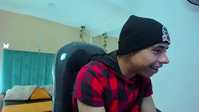 Muscle Scott online show from 12/01/25, 12:32