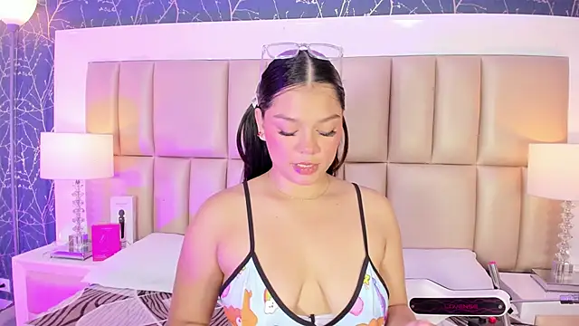 HatsaJones online show from 03/04/26, 03:56