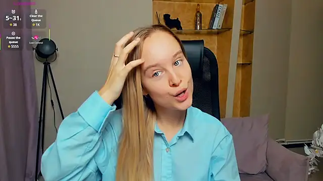 SoonMoor online show from 11/19/25, 07:36