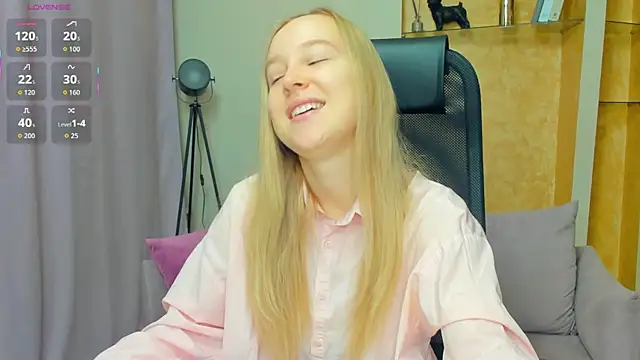 SoonMoor online show from 11/24/25, 07:02