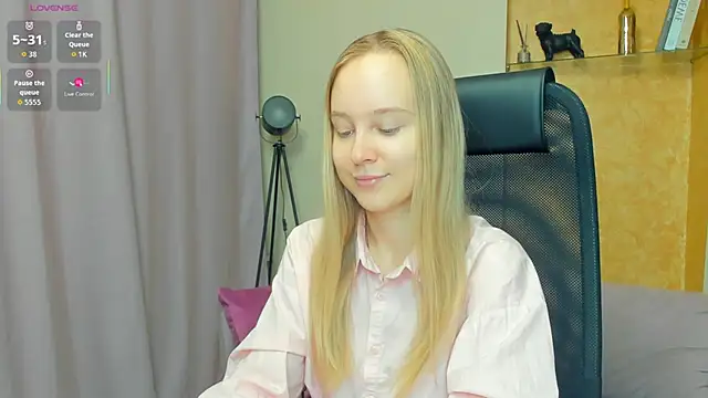 SoonMoor online show from 11/25/25, 07:03