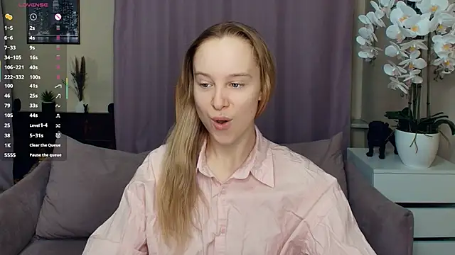 SoonMoor online show from 02/15/26, 06:59