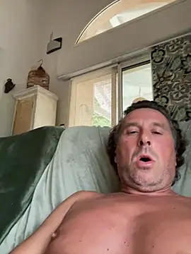 Snapshot of thelutty chatting on 07/26/26, 06:04 thelutty online show from 07/26/26, 06:04