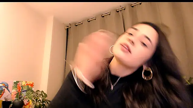 Snapshot of lanzybloom chatting on 10/14/25, 02:12 lanzybloom online show from 10/14/25, 02:12