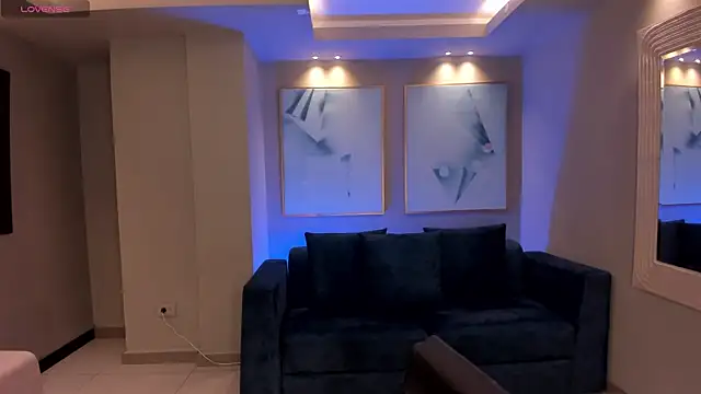 Snapshot of AnnaHoffman_ chatting on 10/02/25, 12:34 AnnaHoffman  online show from 10/02/25, 12:34