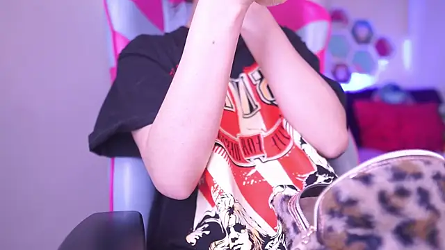 Rebecah 1 online show from 04/11/26, 12:09