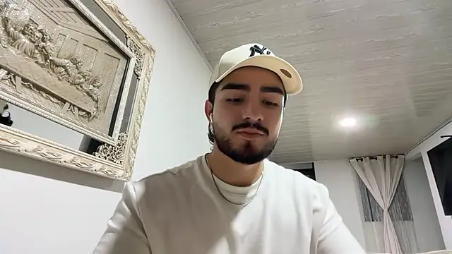 Snapshot of zayn_maximoff chatting on 07/21/26, 02:36 zayn maximoff online show from 07/21/26, 02:36