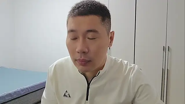 Snapshot of Buryerry-B chatting on 10/02/25, 12:06 Buryerry-B online show from 10/02/25, 12:06