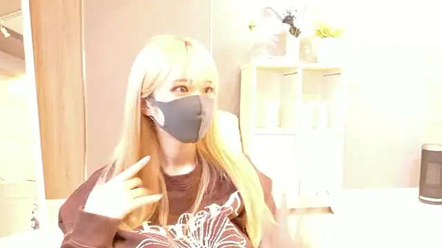 Una chan  online show from 10/22/25, 12:00