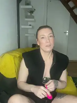 Snapshot of dreamgt chatting on 02/09/26, 04:11 dreamgt online show from 02/09/26, 04:11