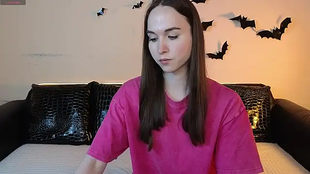 Angeel Kate online show from 11/19/25, 11:43