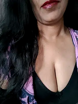 Deepa Sharma143 online show from 10/19/25, 01:28