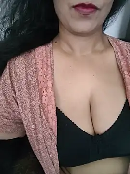 Snapshot of Deepa_Sharma143 chatting on 07/05/26, 06:09 Deepa Sharma143 online show from 07/05/26, 06:09
