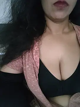 Snapshot of Deepa_Sharma143 chatting on 07/06/26, 01:35 Deepa Sharma143 online show from 07/06/26, 01:35