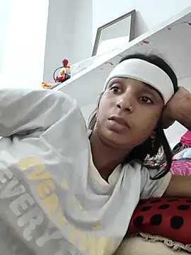 Snapshot of Hot-Soniya2 chatting on 10/16/25, 03:24 Hot-Soniya2 online show from 10/16/25, 03:24