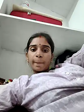 Snapshot of Hot-Soniya2 chatting on 10/17/25, 03:25 Hot-Soniya2 online show from 10/17/25, 03:25