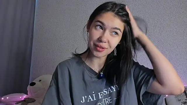 Snapshot of ArianaWalker77 chatting on 09/19/25, 03:08 ArianaWalker77 online show from 09/19/25, 03:08