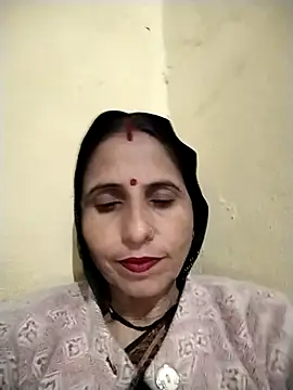 Snapshot of Hot_liya54 chatting on 12/16/25, 04:01 Hot liya54 online show from 12/16/25, 04:01