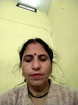 Snapshot of Hot_liya54 chatting on 02/04/26, 10:43 Hot liya54 online show from 02/04/26, 10:43