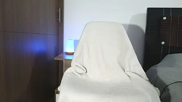 Snapshot of MisterEnigma chatting on 09/22/25, 11:12 MisterEnigma online show from 09/22/25, 11:12