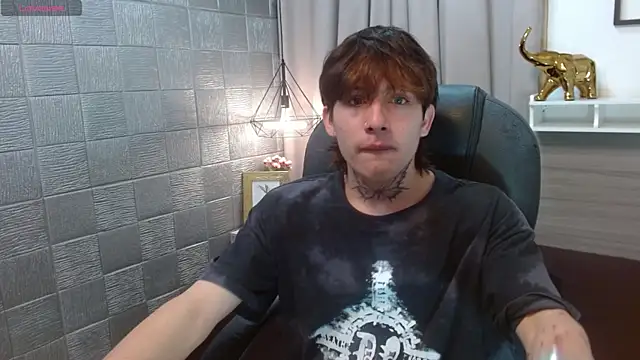 Iantwink18 online show from 09/25/25, 05:27