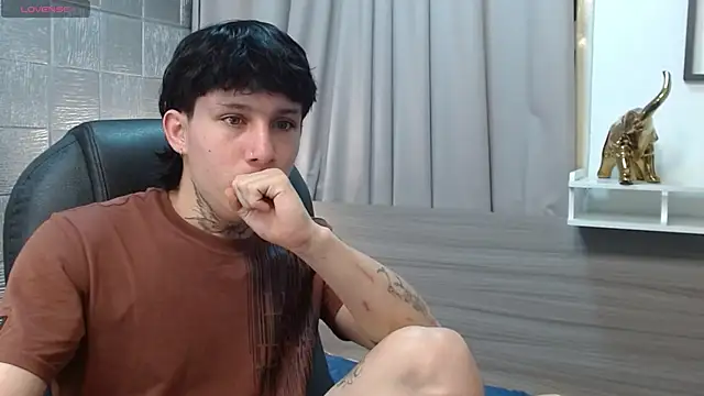 Iantwink18 online show from 10/12/25, 08:52