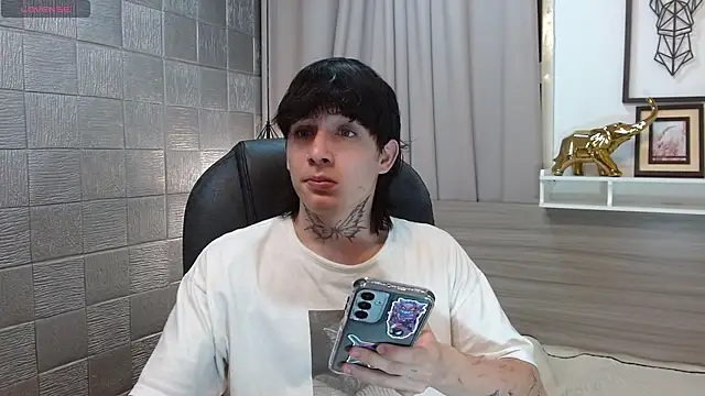 Iantwink18 online show from 12/15/25, 03:33