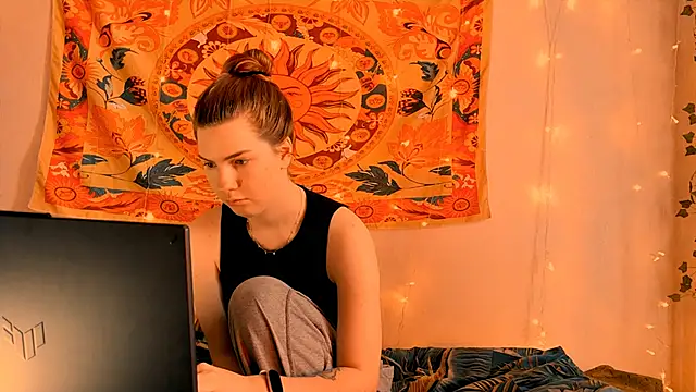 Snapshot of AliceCUNTach chatting on 04/30/26, 05:03 AliceCUNTach online show from 04/30/26, 05:03
