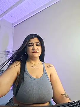 TianaGlow26 online show from 11/21/25, 07:45