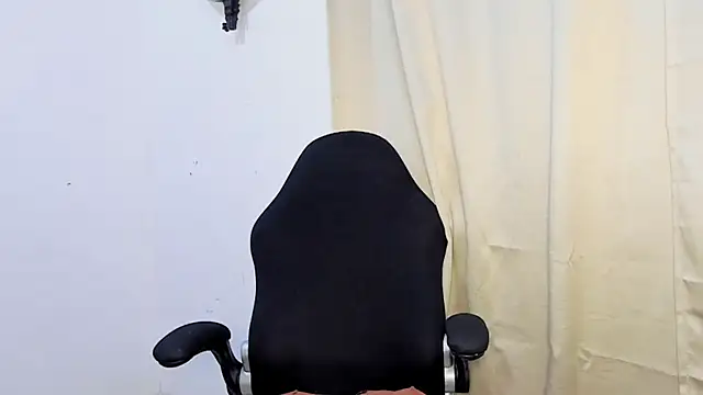 Snapshot of Allyson_gh chatting on 10/22/25, 03:29 Allyson gh online show from 10/22/25, 03:29