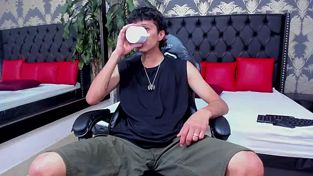 Lean Portman online show from 04/22/26, 03:02