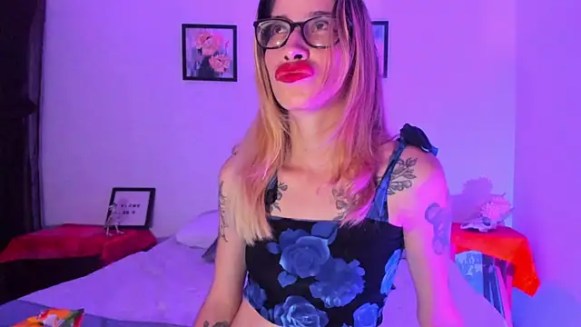 Snapshot of MerryyMendez chatting on 09/24/25, 02:37 MerryyMendez online show from 09/24/25, 02:37