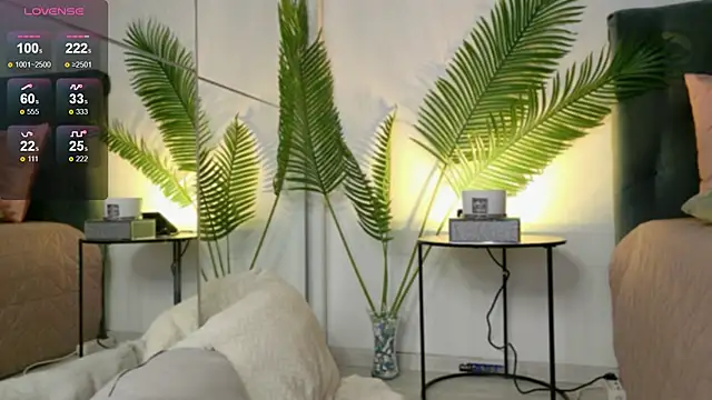 Snapshot of JuliaQuin chatting on 10/03/25, 02:08 JuliaQuin online show from 10/03/25, 02:08