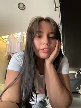 Snapshot of Angeldusttt chatting on 09/13/25, 04:18 Angeldusttt online show from 09/13/25, 04:18