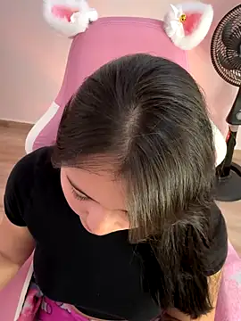 Snapshot of Angeldusttt chatting on 10/22/25, 05:13 Angeldusttt online show from 10/22/25, 05:13