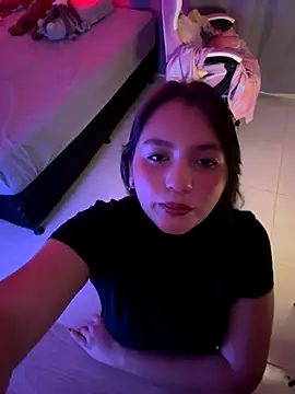 Snapshot of Angeldusttt chatting on 11/01/25, 01:29 Angeldusttt online show from 11/01/25, 01:29