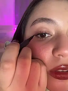 Snapshot of Angeldusttt chatting on 11/18/25, 01:22 Angeldusttt online show from 11/18/25, 01:22