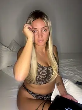 Snapshot of madiiy chatting on 09/28/25, 08:14 madiiy online show from 09/28/25, 08:14